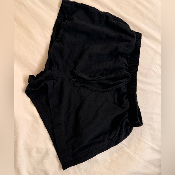 cute lightweight shorts, perfect for summer. - Picture 2 of 3